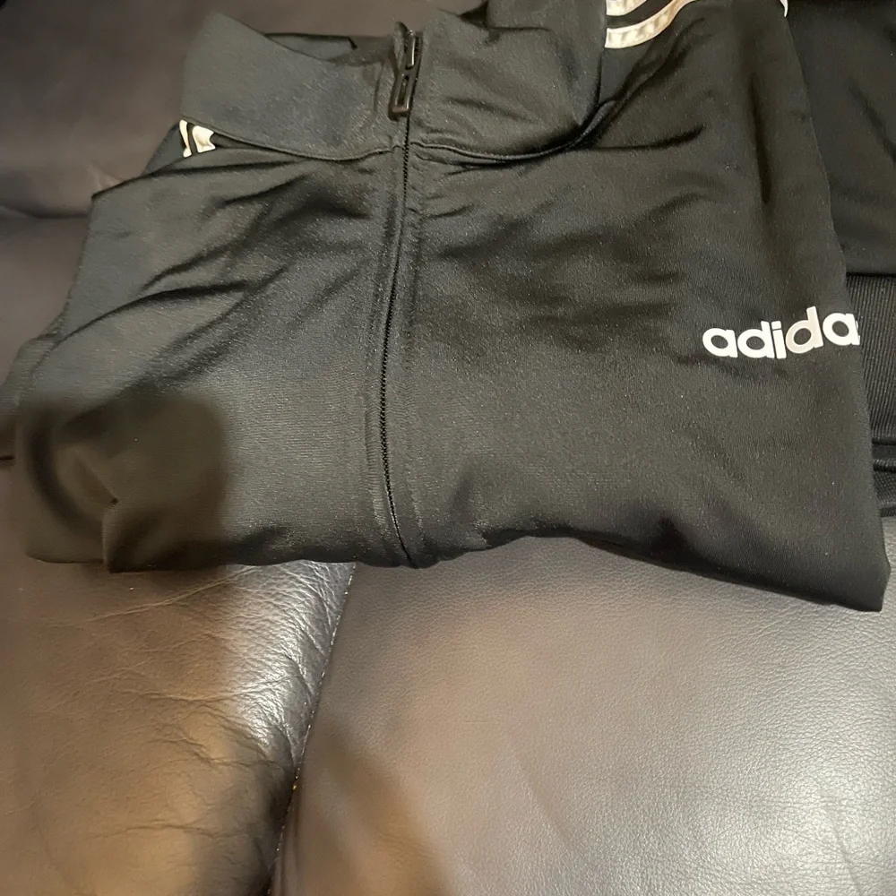 Adidas 2XL NWT Black Men's Adidas, black jacket.dress it up or down🤔🤔